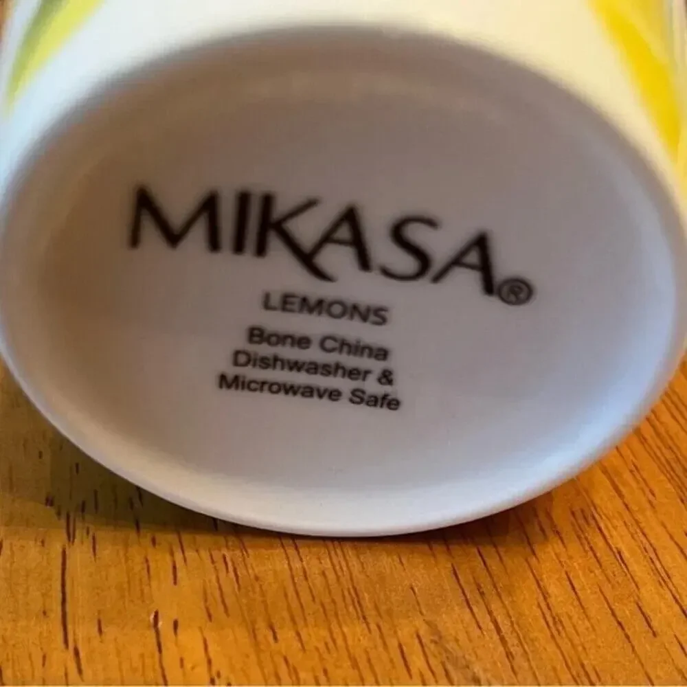 Mikasa Lemons coffee cups, set of 4 new in box.